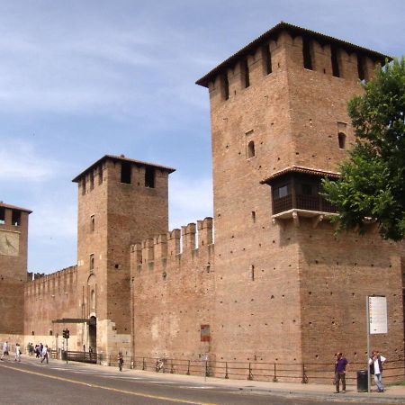 Castle View Lodge Intero Appartamento Verona Centro Storico Exterior foto